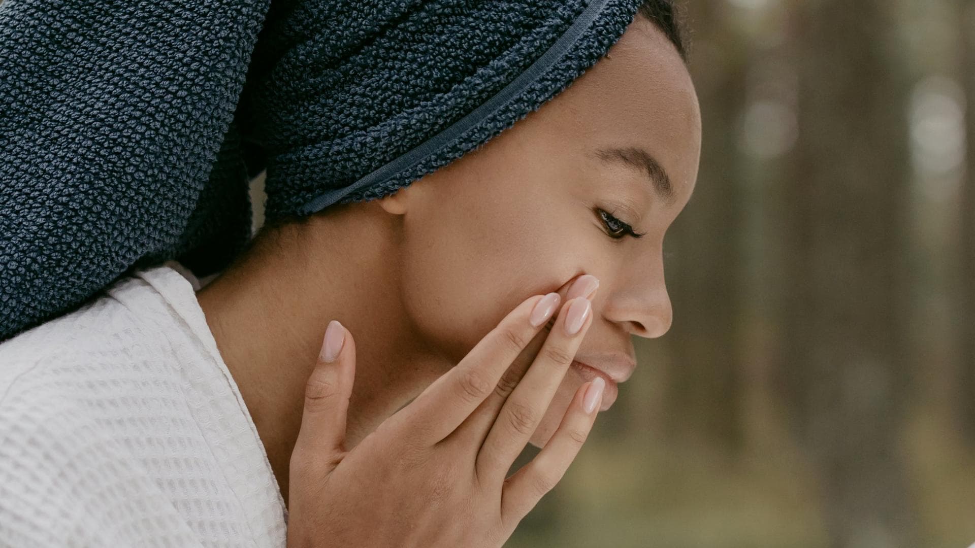 Durch-die-Drogerie-Ampullen-sieht-deine-Haut-7-fach-geliftet-aus