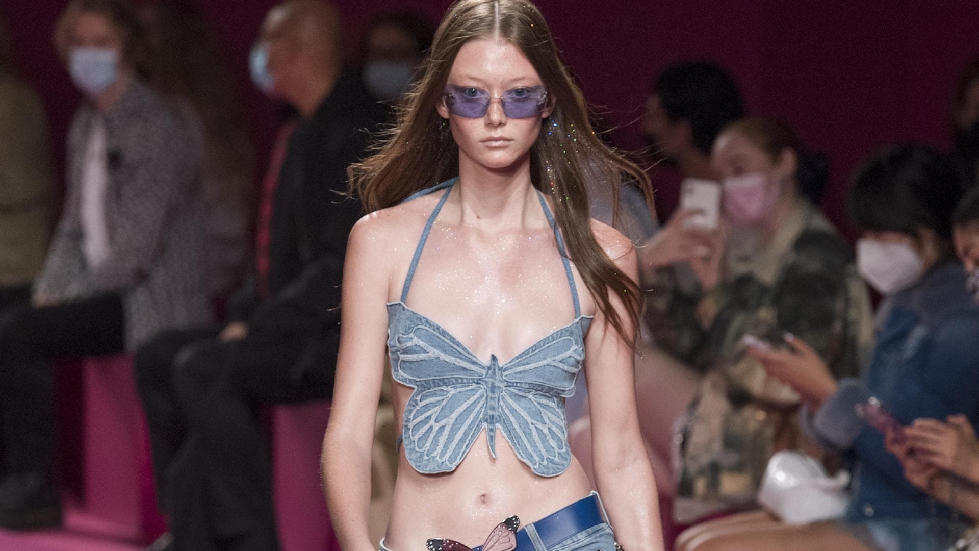 Y2K-Style-Das-macht-den-Trend-Look-der-2000er-aus