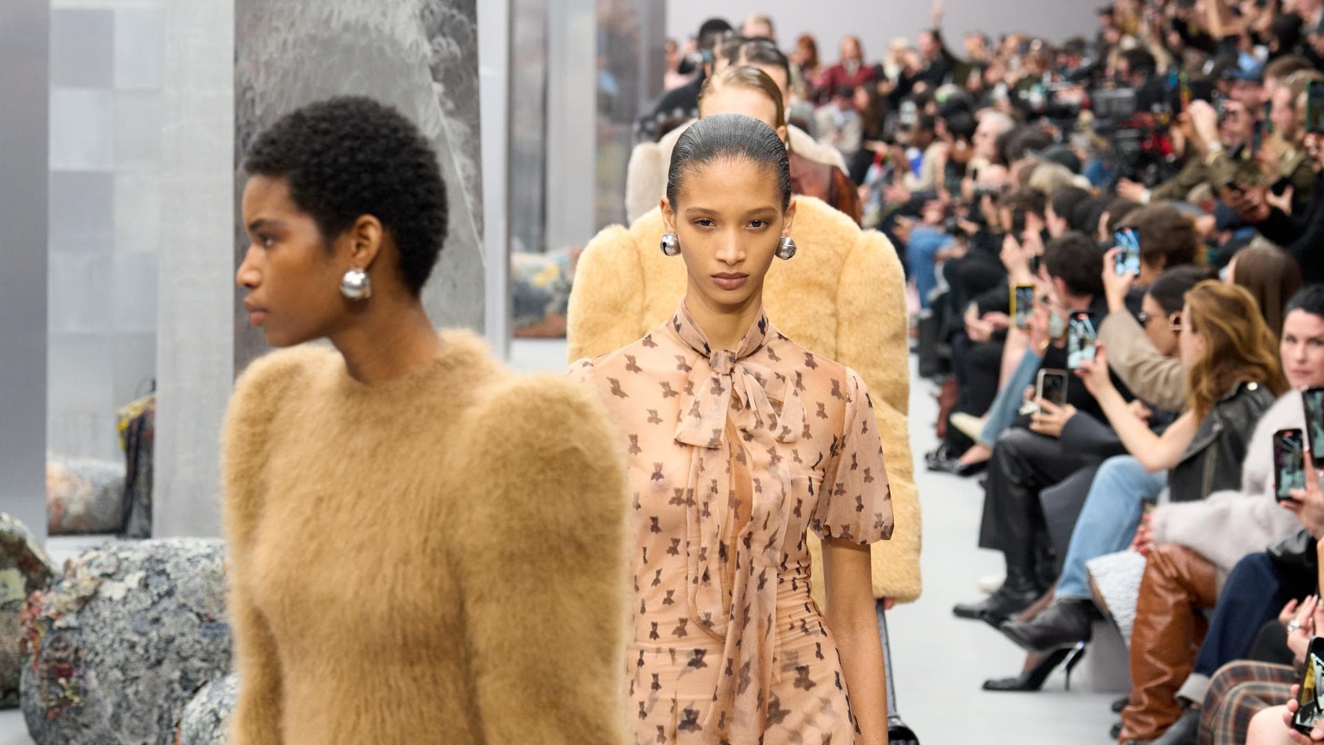  Paris Fashion Week: Modetrends Herbst/ Winter 2025/ 2026 Bildidee 