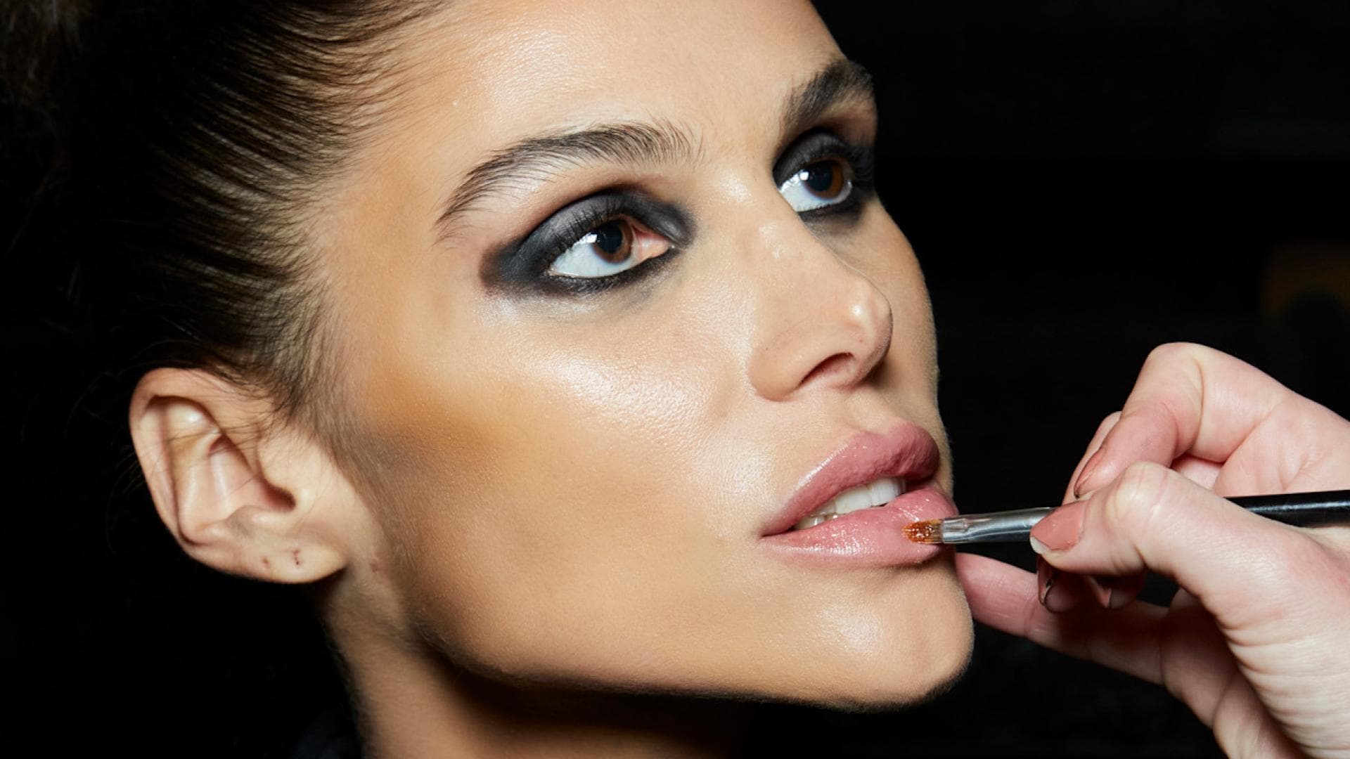 It-Girls-schw-ren-jetzt-auf-das-Night-Siren-Make-up