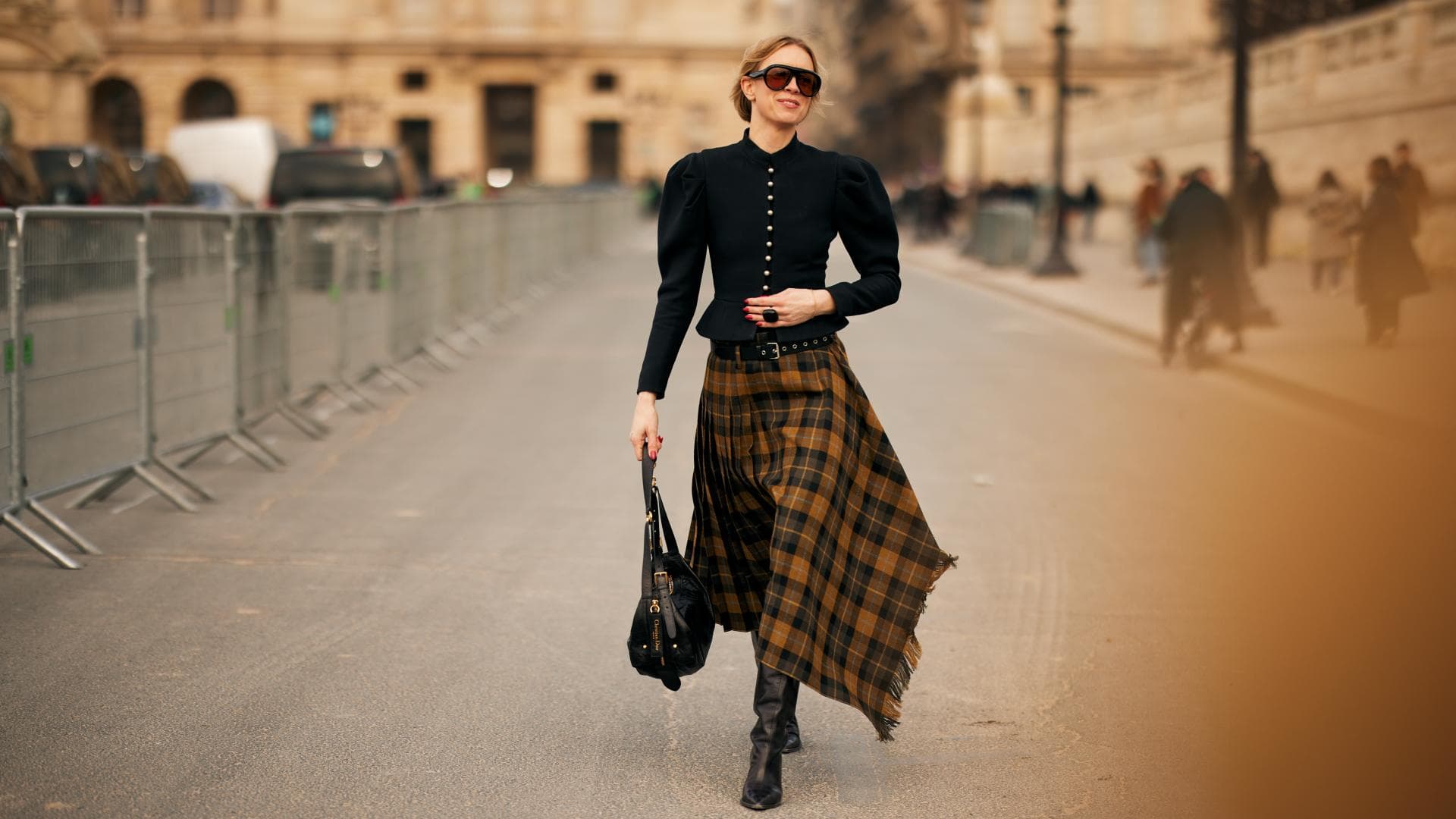 Stiefel-zum-Rock-Styling-Tipps-und-Outfit-Ideen