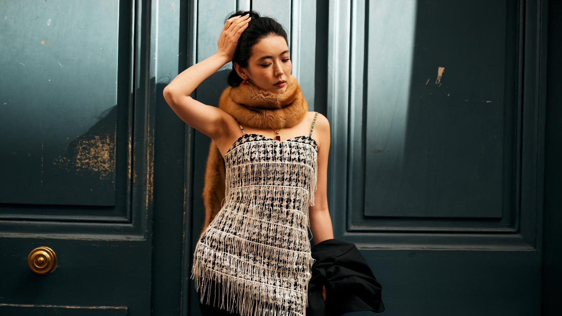 Vom-Runway-in-deine-Garderobe-Alle-tragen-jetzt-Fake-Furs-Scarfs