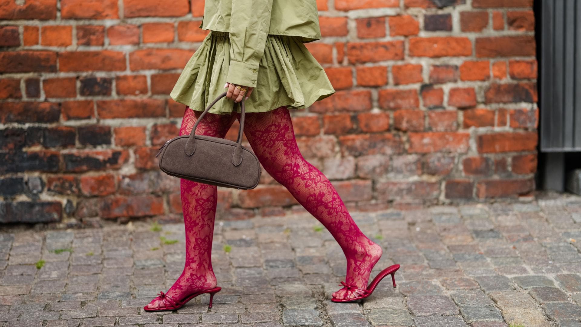 -Quiet-Luxury-Strumpfhosen-lassen-dein-Outfit-sofort-teurer-aussehen