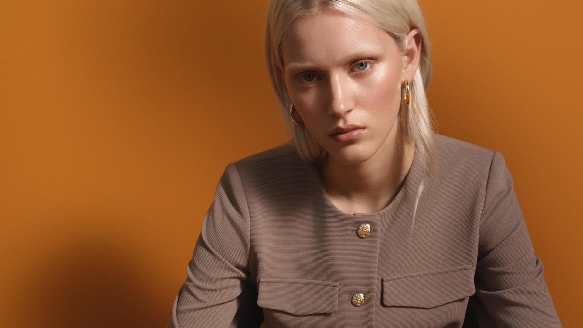 Steffen-Schraut-x-Twiggy-Die-Swinging-Sixties-feiern-ihr-glamour-ses-Comeback