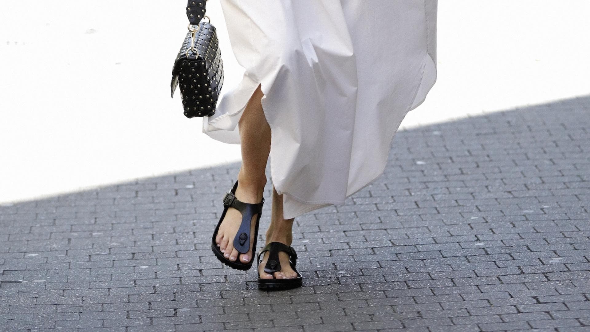 Modeprofis-setzen-jetzt-auf-dieses-Modell-von-Birkenstock-f-r-einen-eleganten-Sommer-Look