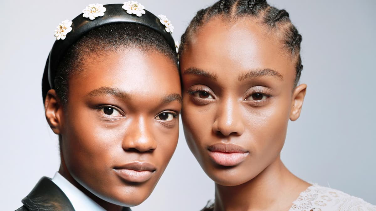 zwei Models beim Fotoshooting