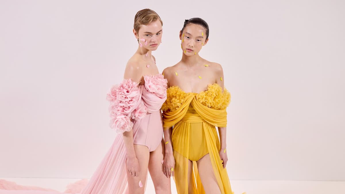 Models in romantischen Roben