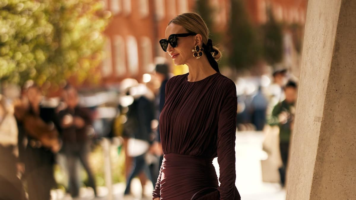 Dieses Maxikleid von H&M versprüht Luxus im Frühling 2026 – und kostet nur 40 Euro