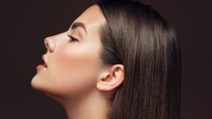 Frau Beauty Shot Glow seitlich