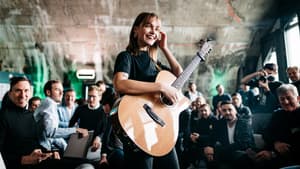 Lotte Sängerin Gitarre in Menge