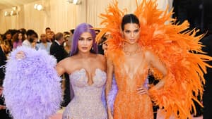 Kylie und Kendall Jenner in Versace auf der Met Gala 2019