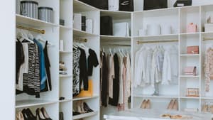 Kleiderschrank