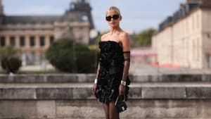 Caro Daur in Kleinem Schwarzen