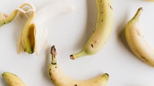 Bananen sind lecker und gesund, enthalten aber viel Zucker.