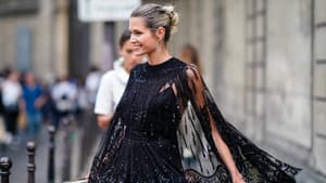 Helena Bordon in schwarzem Kleid