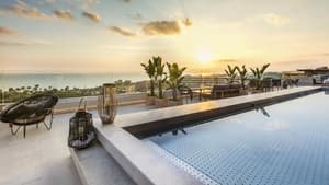 Pool mit Meerblick übers Mittelmeer