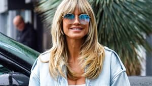 Heidi Klum trägt Jeansjacke