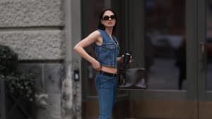 Anna Winter in Jeansweste