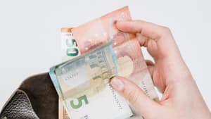 Geldscheine im Portemonnaie