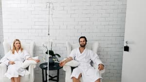 Zwei Personen in Drip Bar