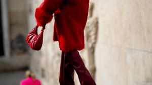 Rotes Outfit