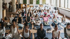 Menschen machen Yoga