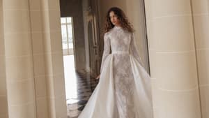 Frau in Brautkleid