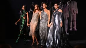 Kleider für Frauen ab 50: Supermodels auf dem Laufsteg