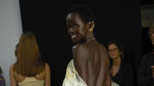 Model mit strahlender Haut