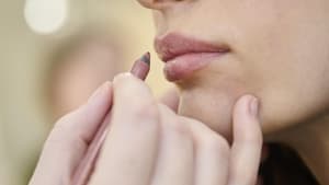 Lipliner auftragen