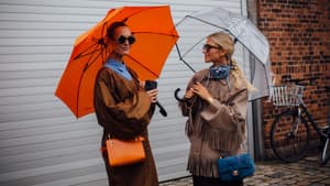 Zwei stylische Frauen