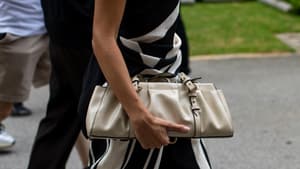 Alle Formel 1-WAGs tragen diese Trend-Taschen