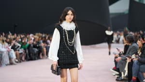 Diese Kette aus dem Schmuckkästchen deiner Oma ist im Winter Mode-Trend