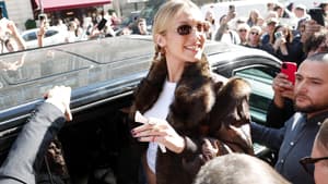 Bella Hadid macht diesen Ugg-Klassiker der 00er-Jahre zum Must-have