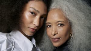 Zwei Frauen Beauty-looks