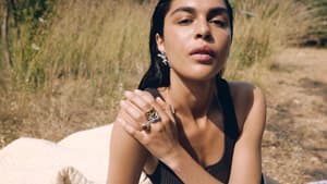 "Unbound Jewellery" ist der Schmuck-Trend, den wir uns für den Frühling 2026 vormerken