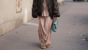 Die Rock-Sneaker-Kombi ist die neue Style-Uniform der Fashion Girls für 2026