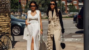 Urlaub zum Anziehen: Dieses COS-Kleid ist purer Luxus für jeden Anlass 2026