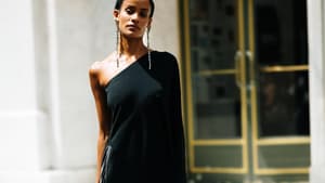 Schwarzes Maxikleid