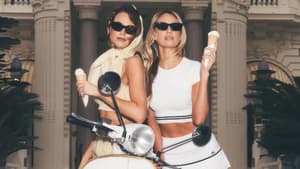 Candice Swanepoel & Behati Prinsloo zeigen uns den perfekten Sommer-Look mit Côte d’Azur-Vibe