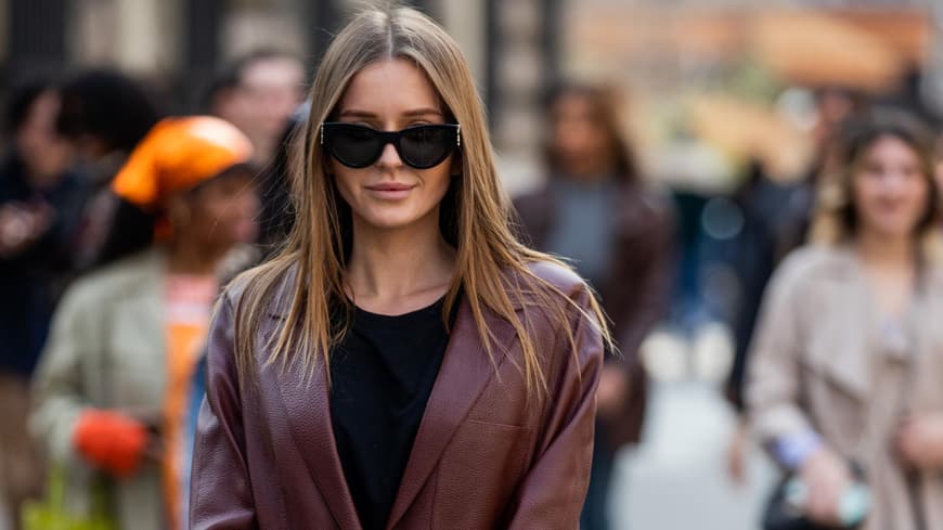 Frau mit Lederblazer braun Streetstyle