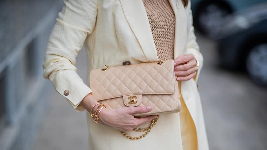Alexandra Lapp mit Chanel Handtasche