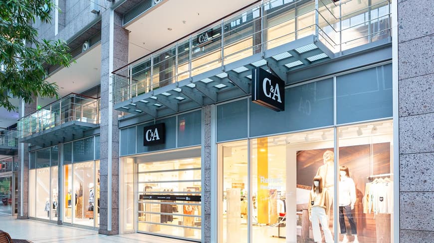 C&A Store von außen Filiale 