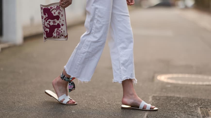 weiße Sandalen weiße Hose Streetstyle