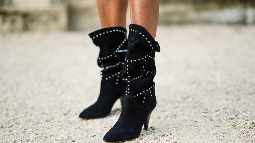 Schwarze Stiefel aus Wildleder mit Applikationen