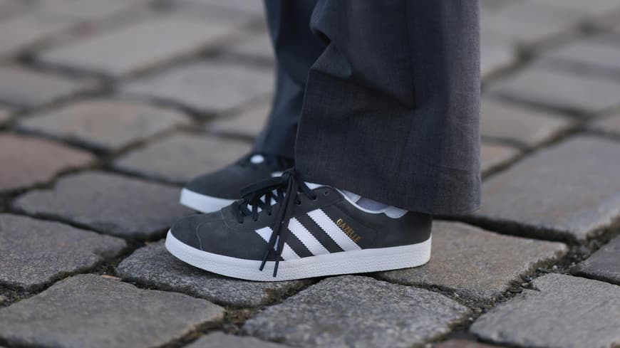 Graue Adidas Sneaker