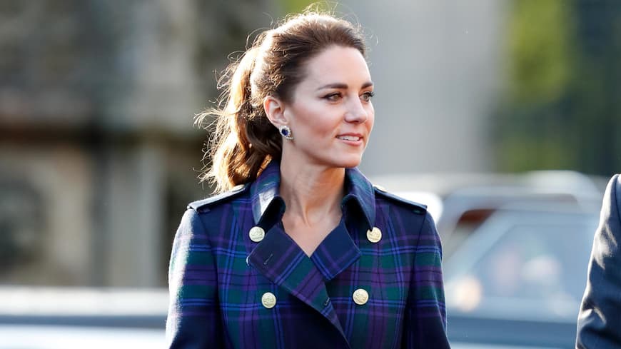 Kate Middleton trägt Kleid mit Gürtel 
