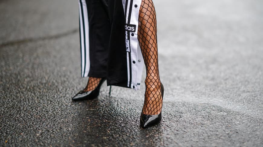 Netzstrumpfhose und Pumps