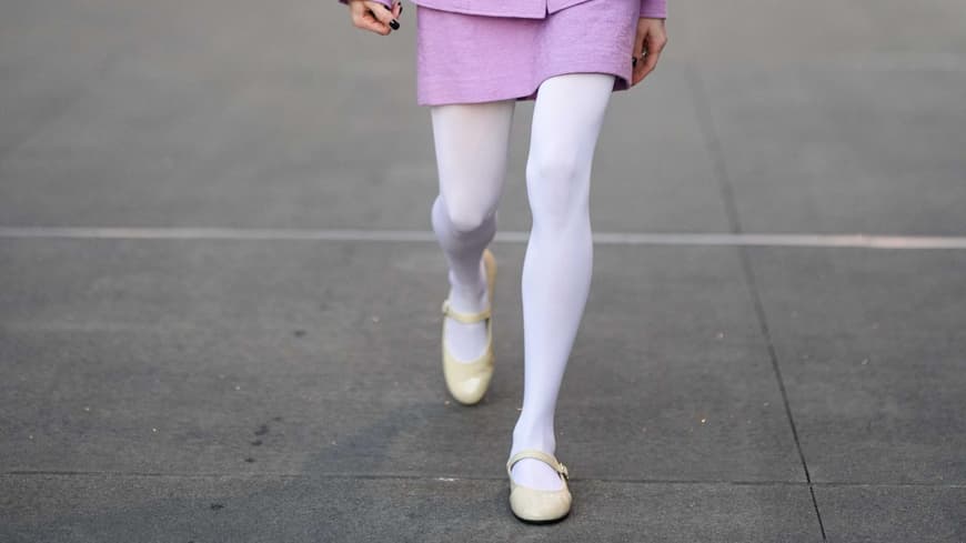 Streetstyle mit cremeweißen Schuhen