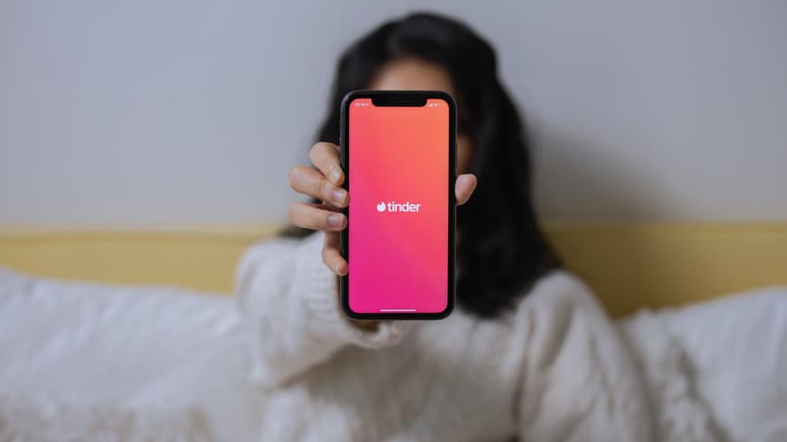 Tinder auf Handy